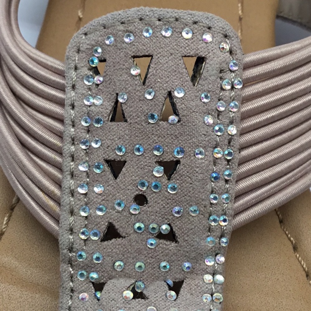 Daisy Fuentes Wedge Summer Sandals - Picture 2 of 13